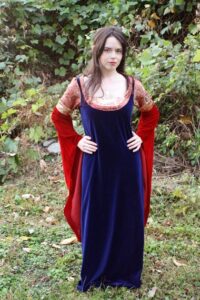 Arwen Cosplay - A costume article by Laura Jones